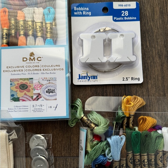 Embroidery starter kit comes with everything pictured - Picture 3 of 11